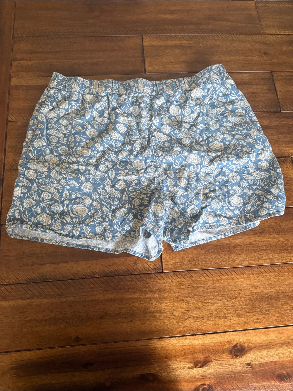 Universal Thread Blue Floral Athletic Shorts